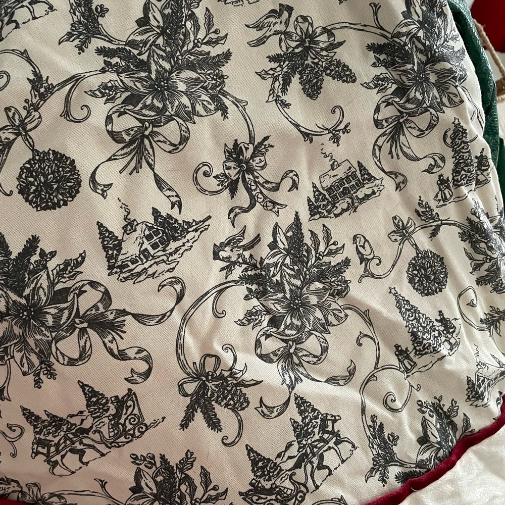 Martha Stewart Black Floral on Cream Christmas Tree Skirt